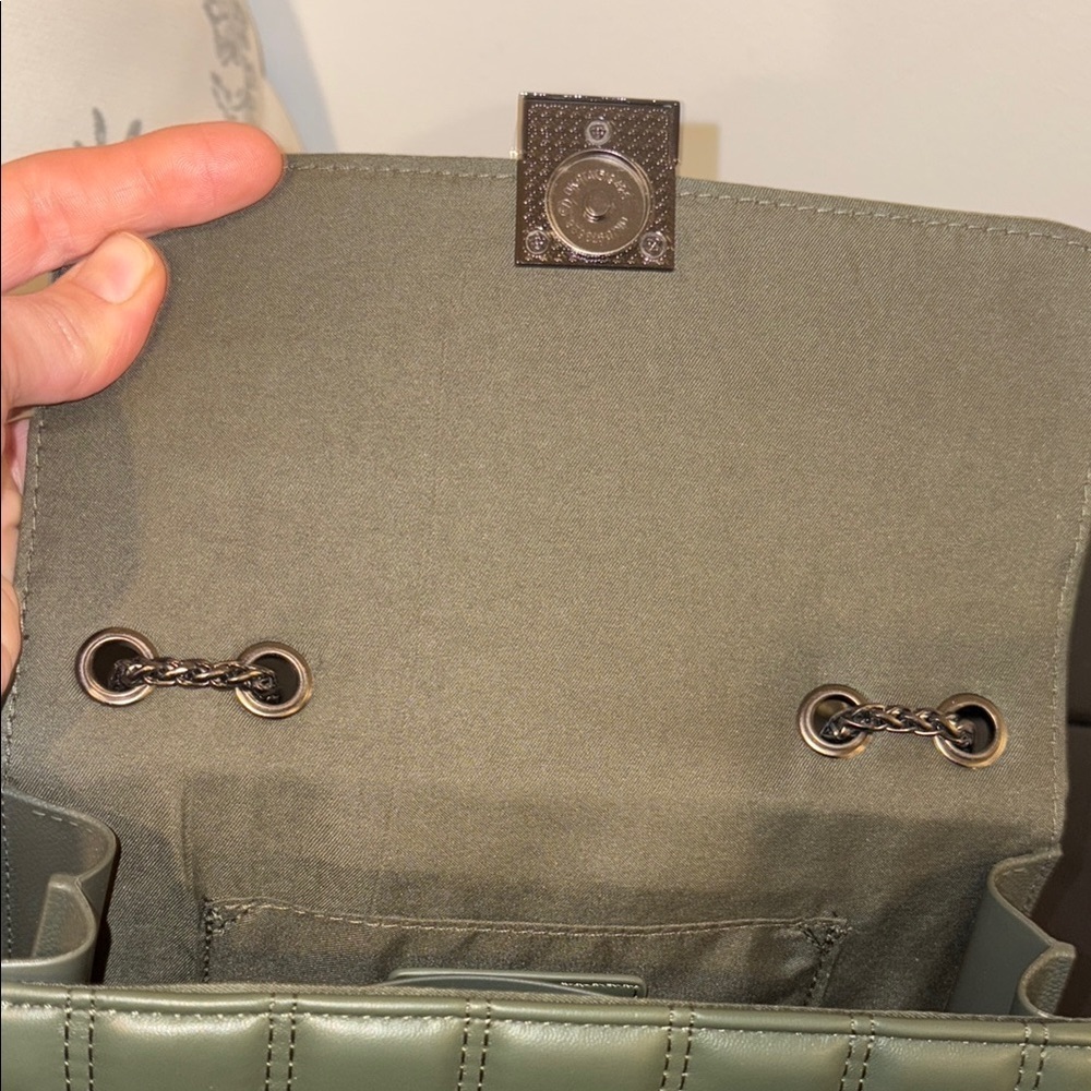 Like Dreams Green Quilted Chain Bag - Picture 6 of 6